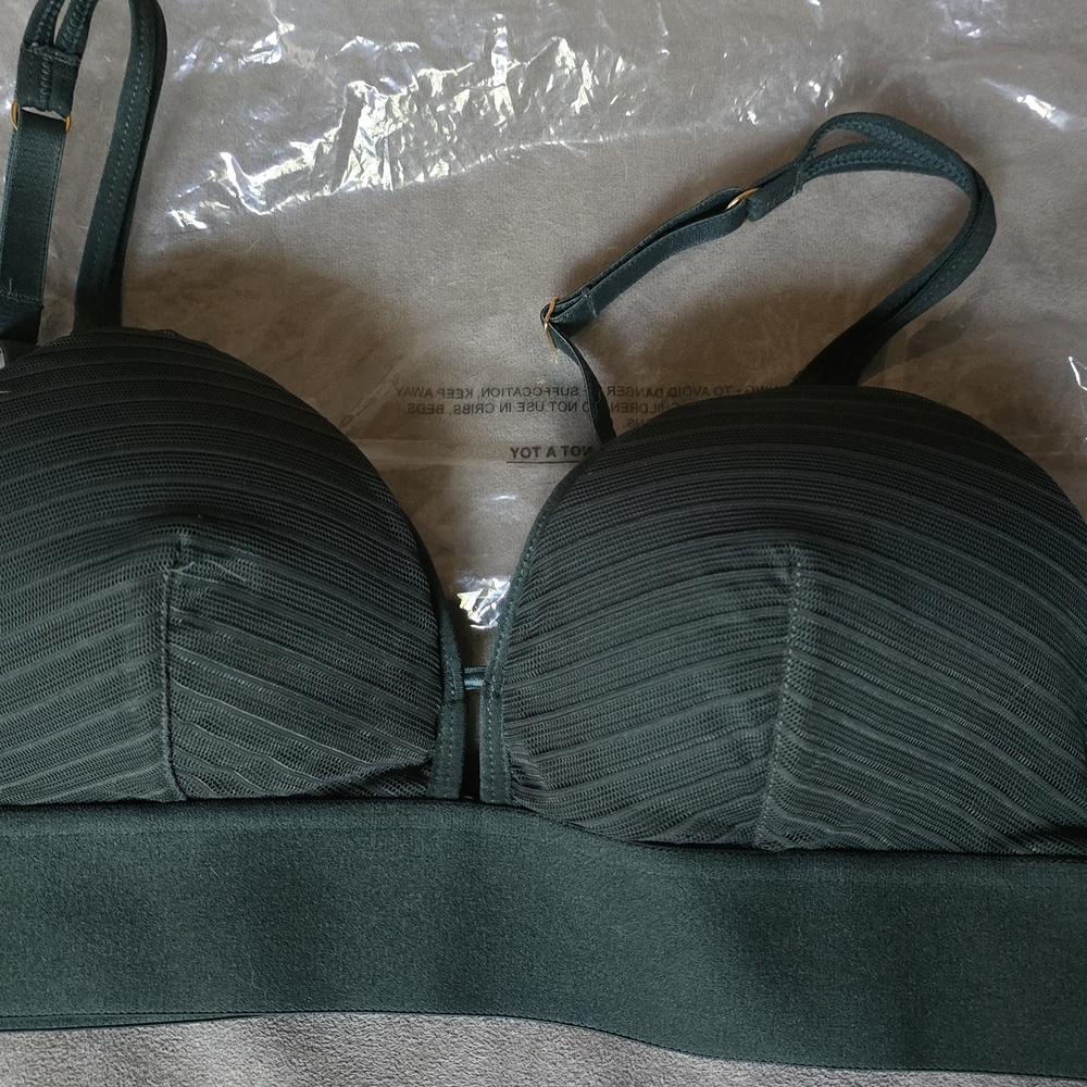 Lively Green Textured Bra with Adjustable Straps